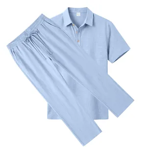 Hellblaues Herren Sommer-Set aus Baumwollleinen mit Kurzarm-Poloshirt und langer Hose