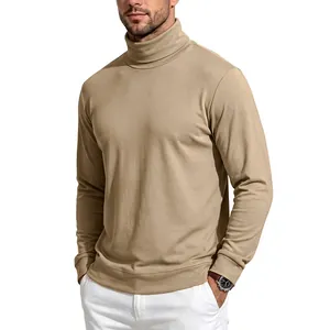 Primer plano de una sudadera de cuello alto y manga larga para hombre en color caqui