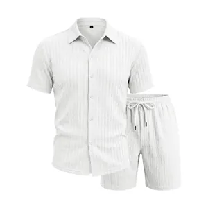 Vue détaillée du tissu jacquard texturé de l'ensemble de loisirs blanc pour hommes