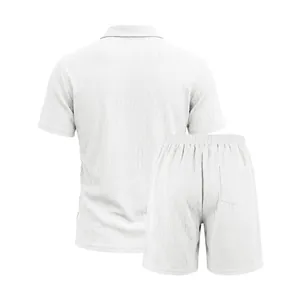 Vue arrière de l'ensemble d'été décontracté en jacquard blanc pour hommes