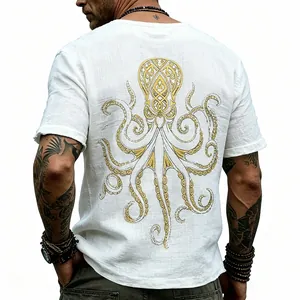 T-shirt casual da uomo bianca effetto lino con grande stampa di polpo dorato sul retro