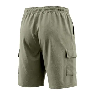 Vista trasera de pantalones cortos cargo de lino para hombre con cintura elástica