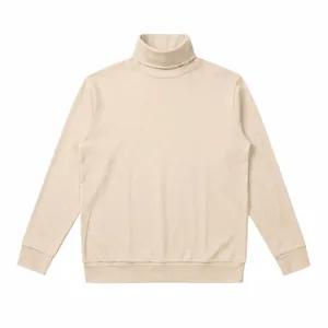 Vista frontal de una sudadera de cuello alto para hombre en color beige suave.