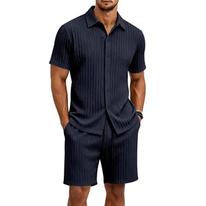 Vue détaillée de l'ensemble décontracté homme jacquard bleu marine chemise et short