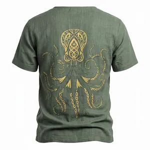 Vista posteriore di una t-shirt da uomo verde salvia effetto lino con stampa polpo dorato