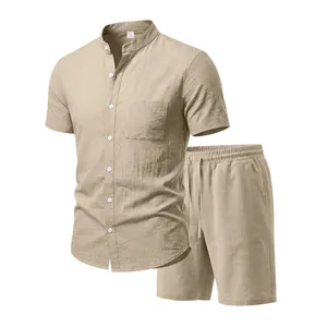 Detailansicht des Herren-Leinen-Sets aus Hemd und Shorts mit atmungsaktivem Stoff