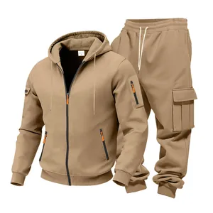 Herren Winter-Fleece-Trainingsanzug mit Kapuzenjacke und Cargo-Jogginghose in Camel