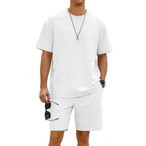 Weißes Herren Sommer-Set mit Schachbrett-Muster, lockeres T-Shirt und passende Shorts