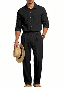 Completo casual da uomo in lino con camicia a maniche lunghe e pantaloni neri eleganti