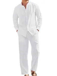 Lässiges weißes Leinen-Set für Herren mit Langarmhemd und einer lockeren Strandhose