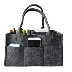 Graue Filz-Wickeltasche mit Taschen, Maße 33x23x18cm und Gewicht 200g im Detail