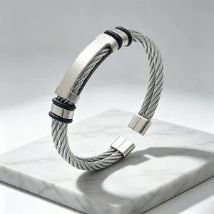Bracciale Rigido da Uomo in Filo d'Acciaio al Titanio Industriale Incidibile in Acciaio Inossidabile a Forma di C Aperto Gioielli Regalo Personalizzato