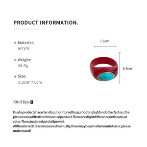 Detailansicht eines vintage-roten Acryl-Armreifs mit Produktabmessungen
