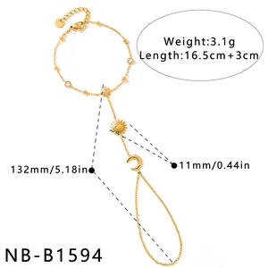 Goldenes Handkettchen mit Sonne, Mond und Stern sowie Zirkonia-Steinen