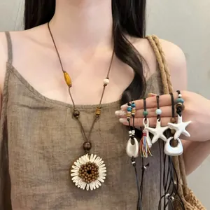 Collana Lunga con Pendente in Lega e Perline di Legno da Donna Stile Coreano Ins Geometrico Stella Marina Fiore Resina Gioielli