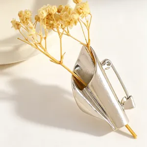 Spilla creativa mini vaso in argento con supporto per fiori secchi DIY, accessorio chic