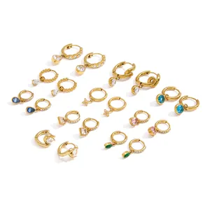Ensemble de boucles d'oreilles en acier doré avec pendentifs en zircone colorée