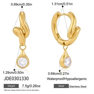 Boucles d'oreilles créoles en acier doré avec pendentif goutte en zircon