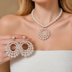 French Style Hollow Round Artificial Pearl Earrings Necklace Set Alloy Rhinestone Jewelry For Women Gold White Elegant