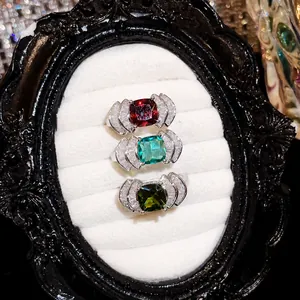 Elegantes anillos abiertos de circonita con piedras de colores y marco vintage