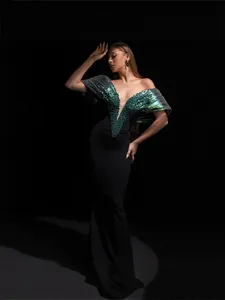 Elegant Celebrity Bandage Dress Beaded V-Neck Slimming Bodycon Maxi Evening Gown Luxurious Sleeveless Pleated Party Dress For Women