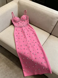 Elegant pink bandage evening dress with shimmering rhinestones for formal parties