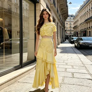 Ensemble jaune chic deux pièces avec volants floraux 3D et jupe longue à dentelle