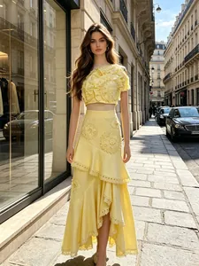 Ensemble de Vacances pour Femmes avec Crop Top à une Épaule à Fleurs et Jupe Longue à Ourlet Asymétrique Top And Bottom Mode Plage
