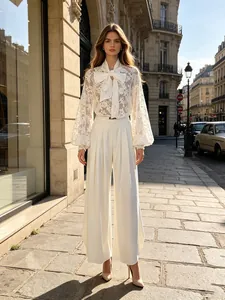 Set da Donna Elegante in Pizzo Bianco con Fiocco Top E Pantaloni Maniche a Lanterna E Pantaloni a Gamba Larga con Spacco