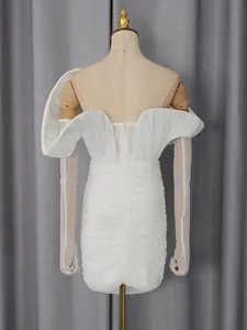 Elegantes weißes schulterfreies plissiertes Bodycon-Minikleid für Damen Sommer Partyabend