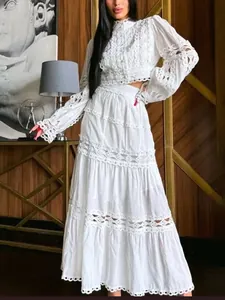 Conjunto vintage francés de encaje blanco con falda larga y mangas abullonadas