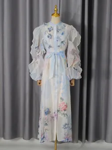 Elegantes Vintage-Maxikleid mit Blumendruck, Rüschenärmeln und verstellbarem Taillenbindegürtel
