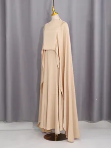 Completo 3 pezzi elegante con canotta, gonna lunga e mantella color beige champagne