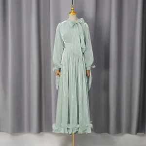 Vestido largo verde menta brillante con lazo al cuello y mangas de linterna para eventos gala