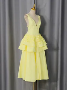 Elegant yellow French retro ruffled tiered midi dress for women summer fashion design