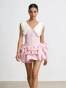 Vestido corto de rayas rosa estilo coreano con cuello de encaje y falda volantes con lazos