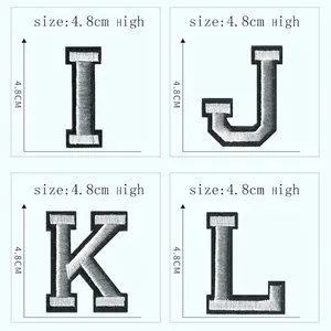 Detailansicht der bestickten Buchstabenaufnäher I J K L mit 4,8 cm Höhenmarkierung