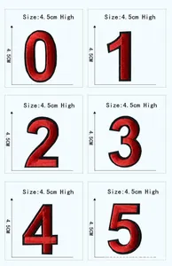 Détail des écussons brodés rouges chiffres 0-5 avec marquages de hauteur de 4,5 cm