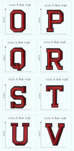 Dettaglio di toppe ricamate con lettere rosse da O a V con indicazione taglia 4,8 cm