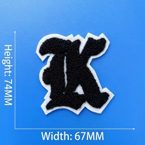 Écusson brodé lettre K en chenille noire style gothique pour vestes de sport, 74x67mm