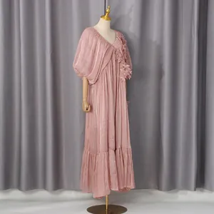 Robe longue rose élégante avec fleurs 3D et manches chauve-souris pour vacances
