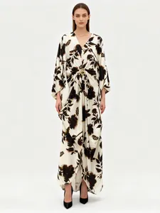 Elegant loose V-neck printed maxi dress with batwing sleeves and gold buckle accent