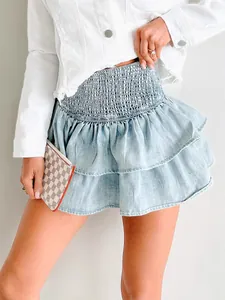 Hellblaue gestufte Denim-Minirock im amerikanischen Stil mit Gummizug-Taille