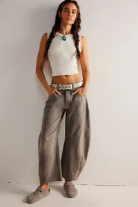 Stylish women's brown barrel leg jeans with a relaxed horseshoe fit for the fall season