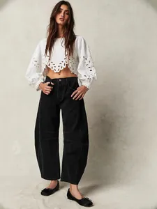 Women's casual loose mid-rise black barrel leg denim jeans for autumn style