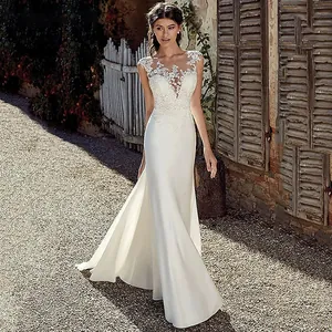 Elegantes Meerjungfrauen-Brautkleid aus Spitze mit kleiner Schleppe und Illusions-Ausschnitt