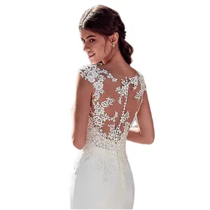 Elegantes Meerjungfrau-Hochzeitskleid mit transparentem Spitzenrücken und kleiner Schleppe