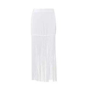 Elegante witte midi-rok met lange kwastjes en een recht, slank silhouet voor dames.