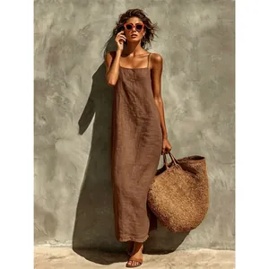 Robe maxi vintage en lin marron avec fines bretelles pour la plage ou les vacances