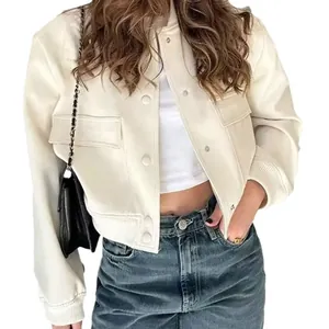 Elegante chaqueta corta blanco roto con cuello alto y bolsillos grandes para mujer